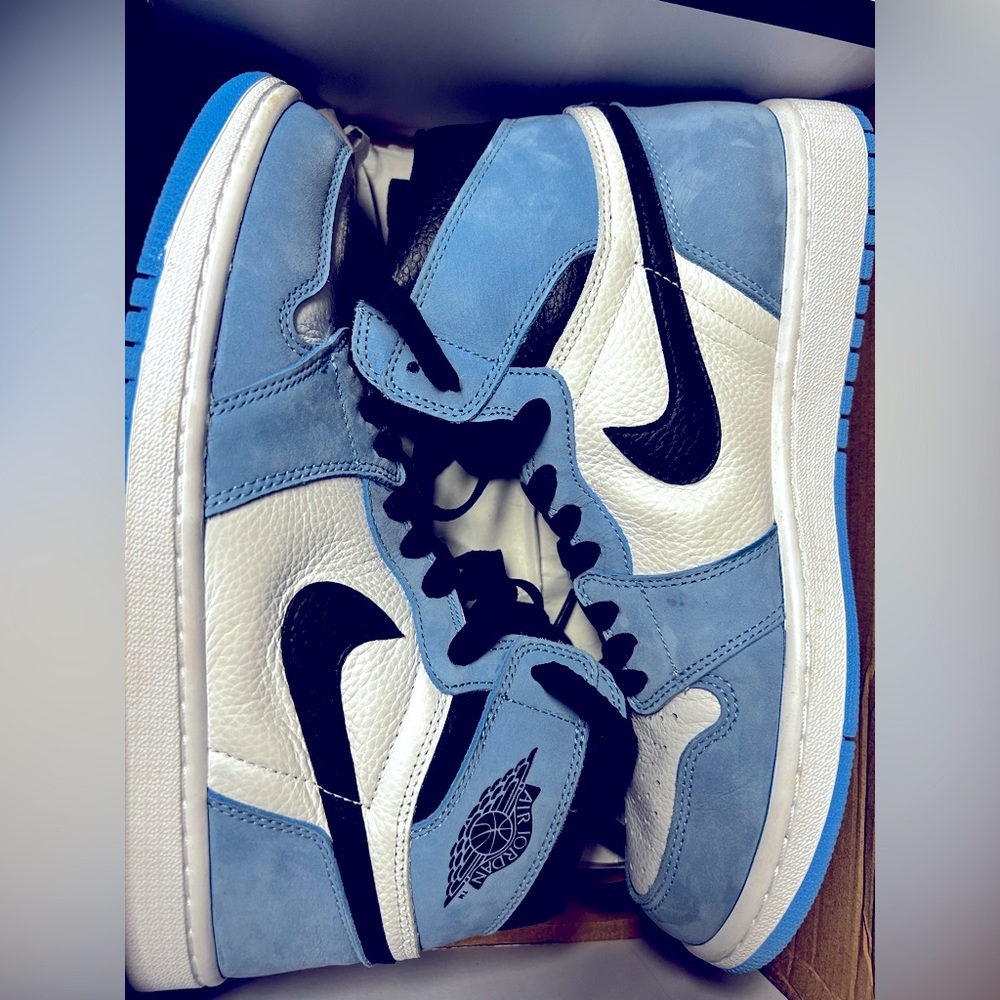 Nike Jordan 1 Retro High Top OG University Blue Men’s size 9.5 suede material